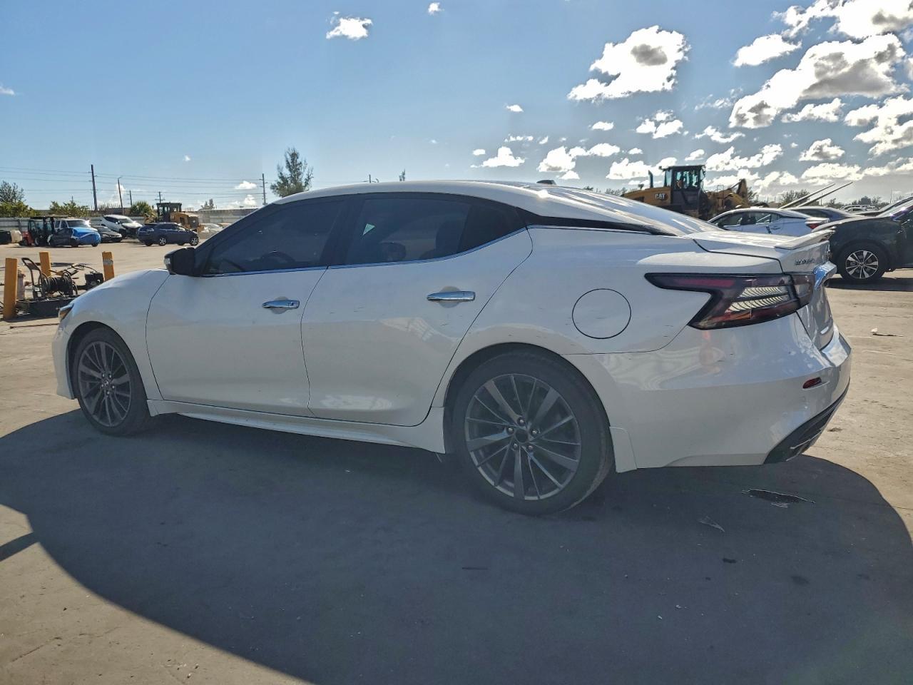 2020 Nissan Maxima Platinum - Image 2