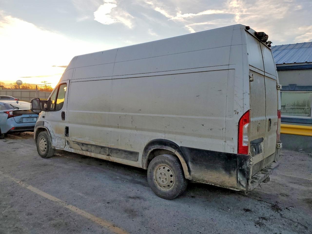 2023 Ram Promaster 3500 Delivery Van - Фото 2