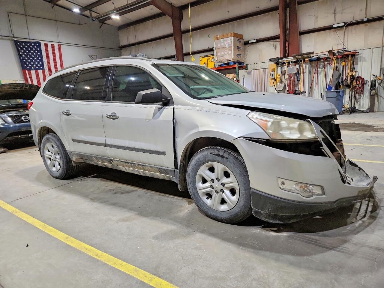2011 Chevrolet Traverse Ls - Image 4