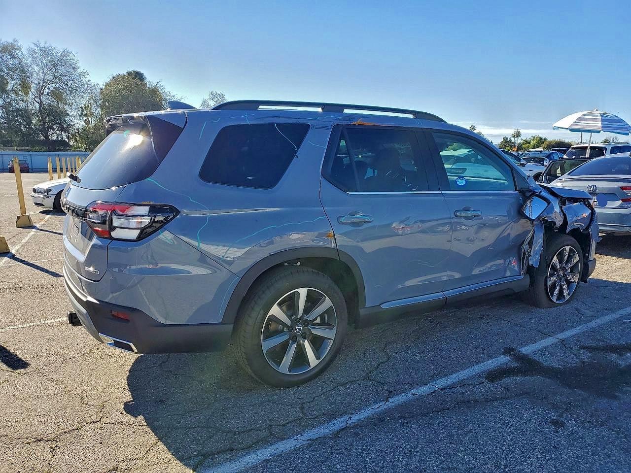 2025 Honda Pilot Touring - Фото 3