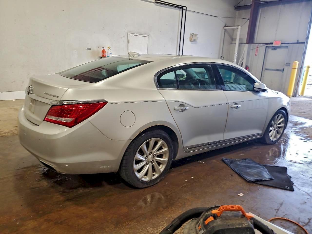 2015 Buick Lacrosse - Image 3
