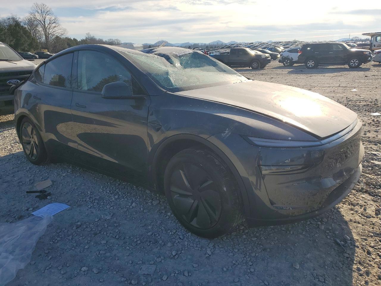 2026 Tesla Model Y - Фото 4