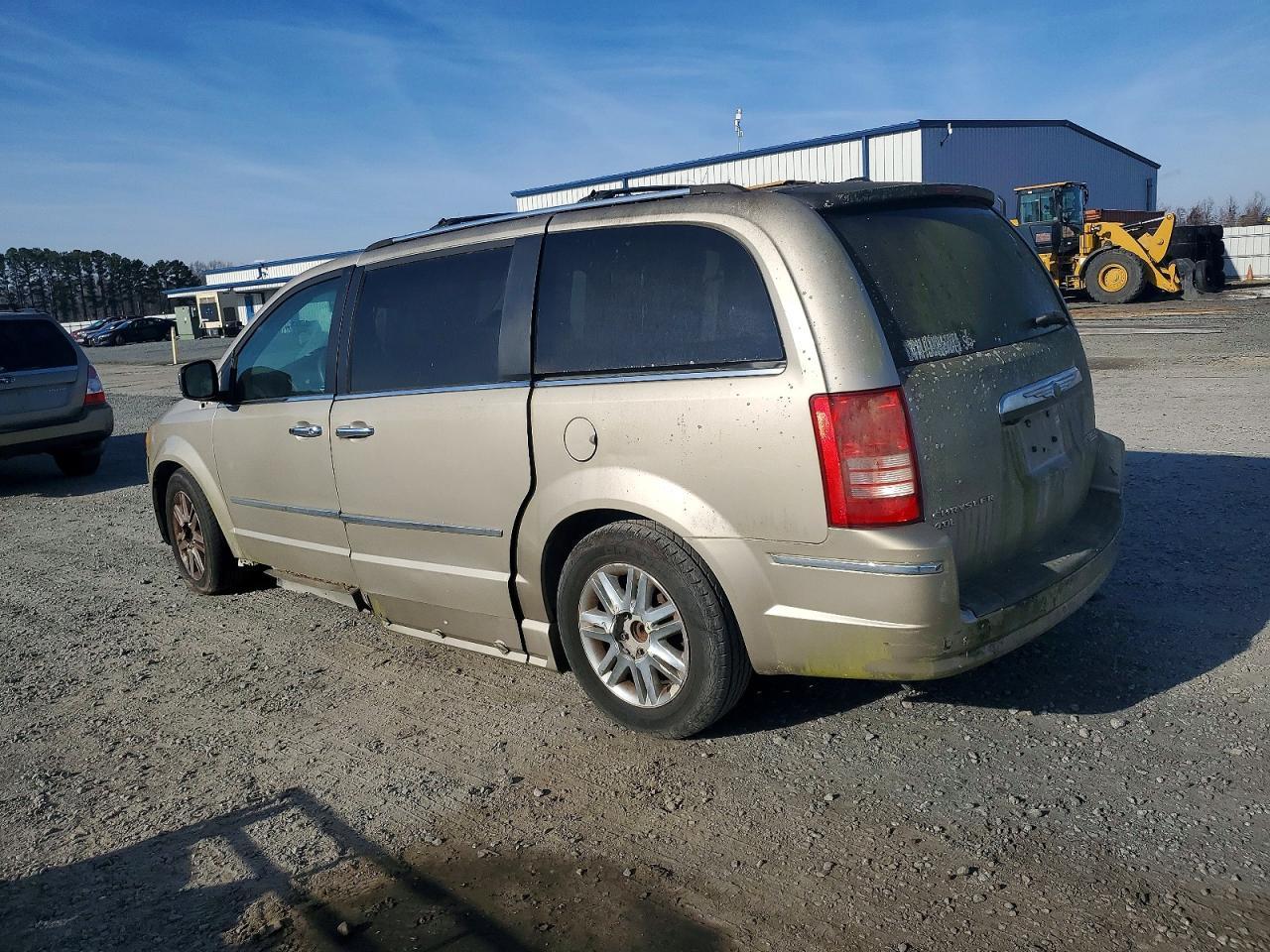 2009 Chrysler Town And C - Фото 2