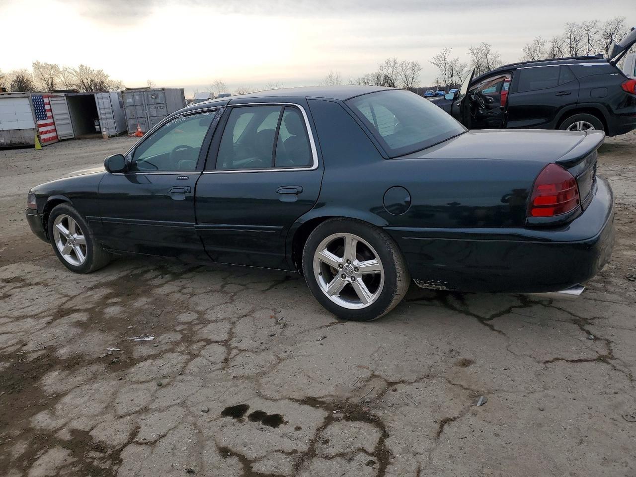 2004 Mercury Marauder - Image 2