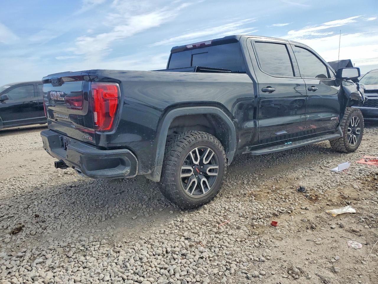 2024 GMC Sierra K1500 At4 - Фото 3