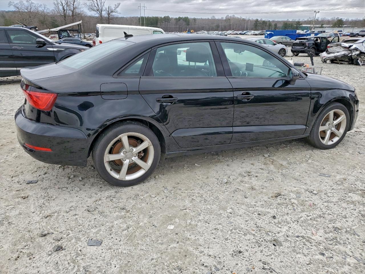 2016 Audi A3 Premium - Фото 3