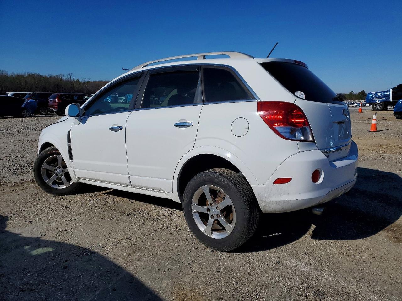 2012 Chevrolet Captiva Sport - Image 2