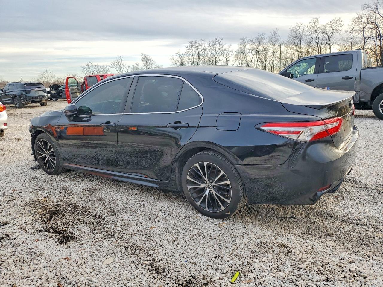 2018 Toyota Camry L - Фото 2