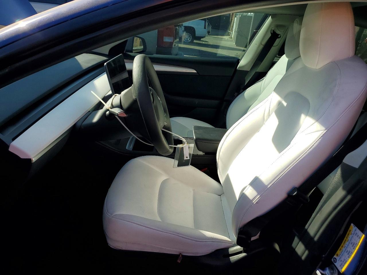 2023 Tesla Model 3 - Image 7