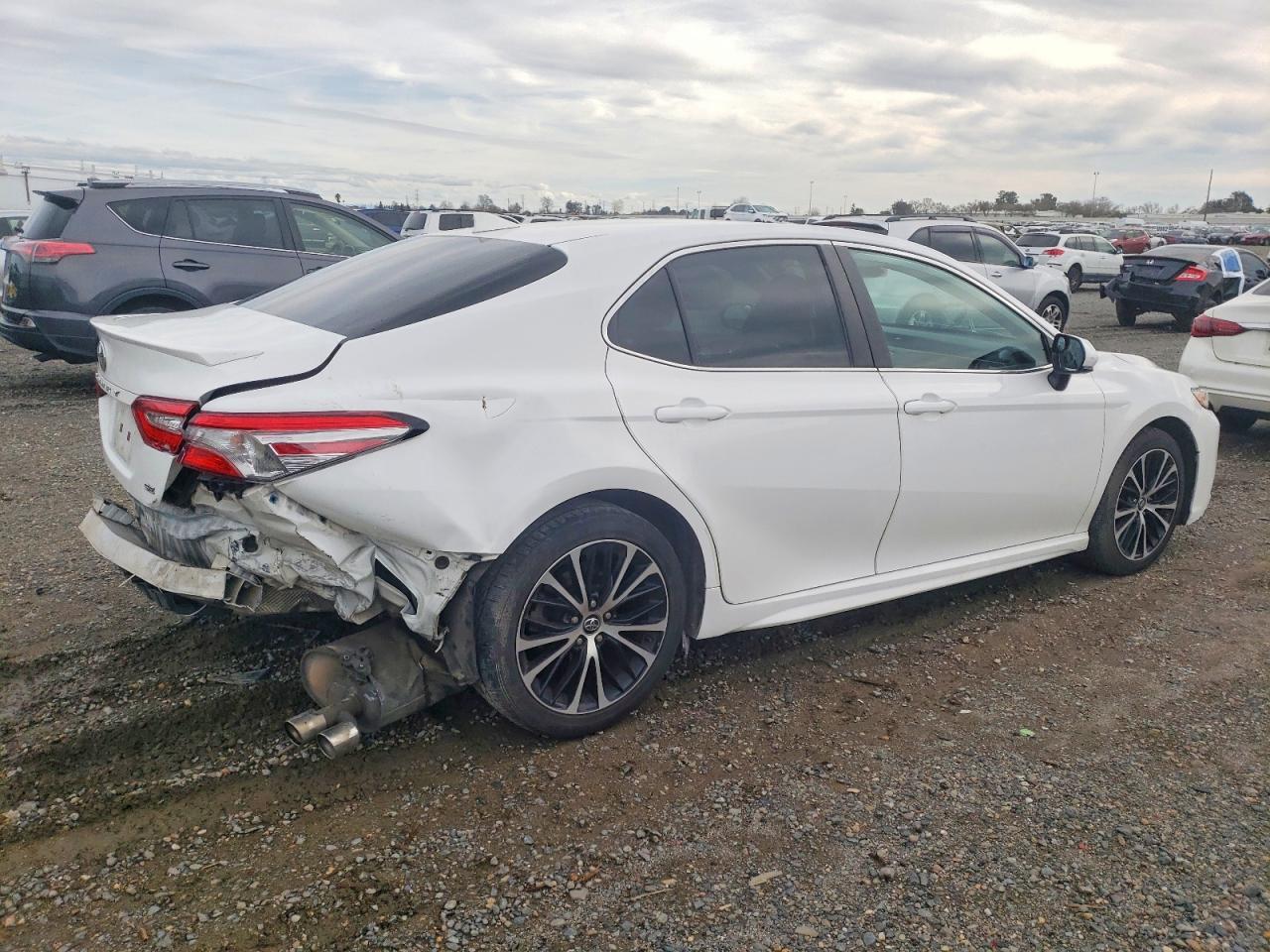 2019 Toyota Camry L - Image 3