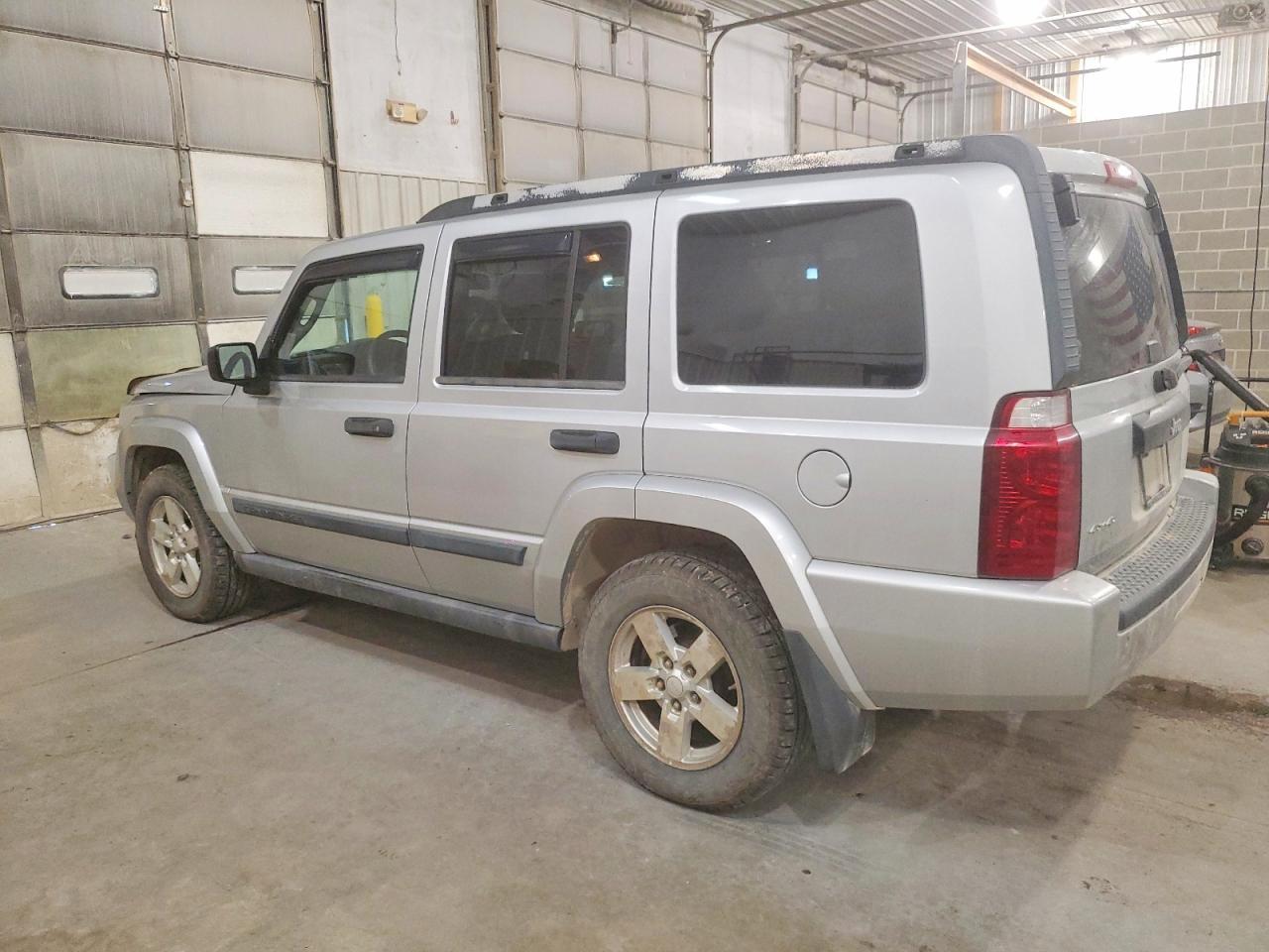 2006 Jeep Commander - Фото 2