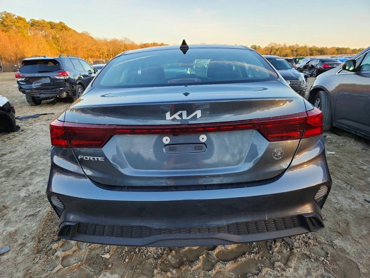 2022 Kia Forte Fe - Image 6
