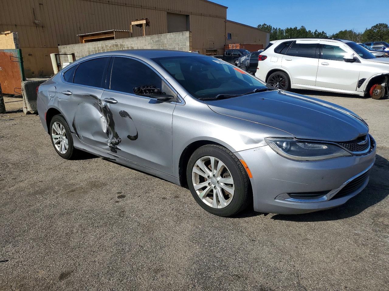 2016 Chrysler 200 Limited - Фото 4
