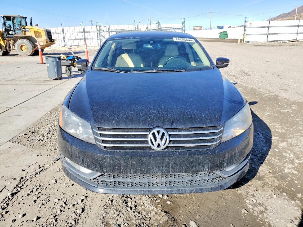 2013 Volkswagen Passat Sel - Image 5