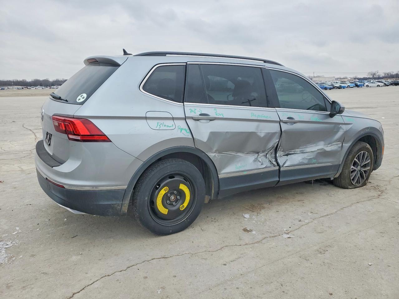 2020 Volkswagen Tiguan Se - Фото 3