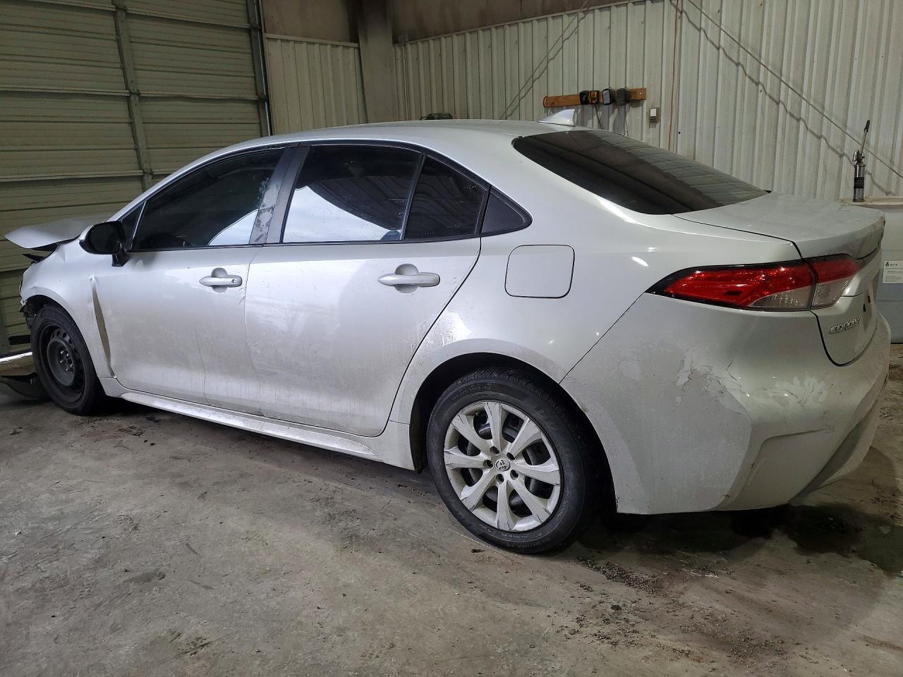 2021 Toyota Corolla Le - Фото 2