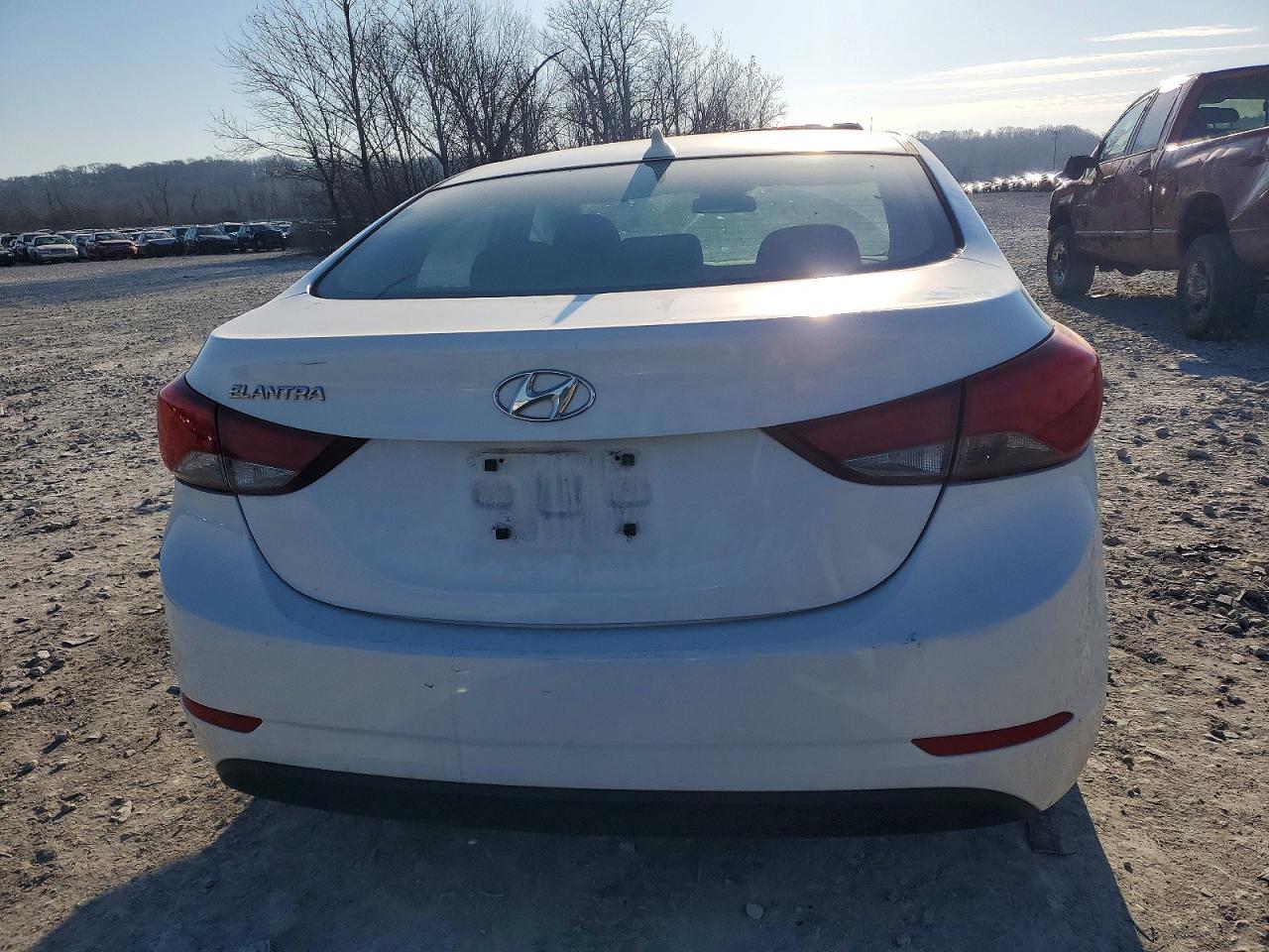 2014 Hyundai Elantra Se - Фото 6