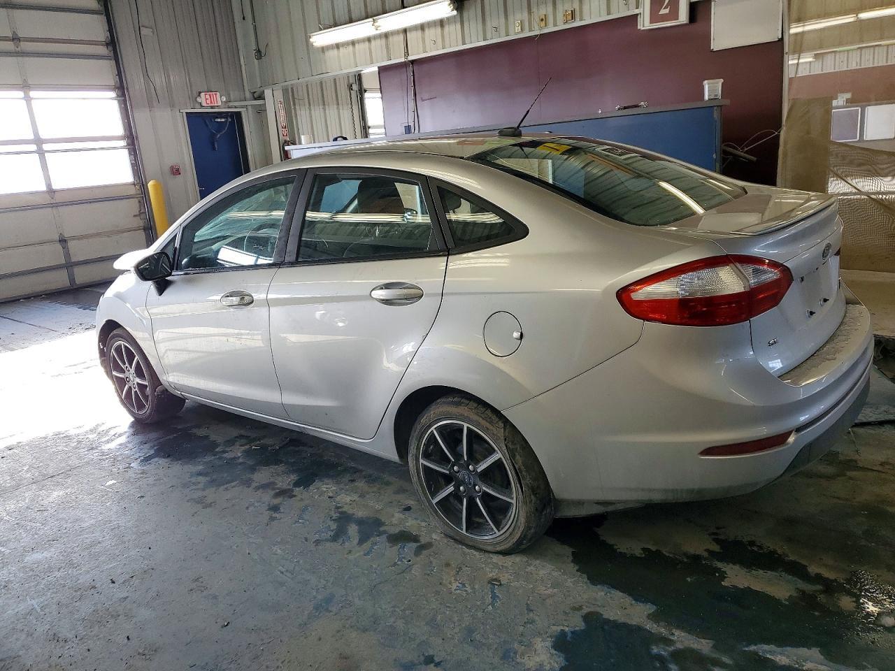 2019 Ford Fiesta Se - Фото 2