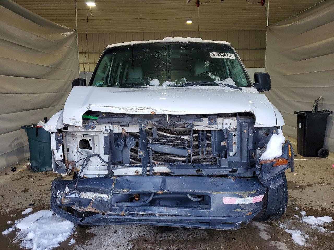2010 Ford Econoline E350 Super Duty Wagon - Image 5