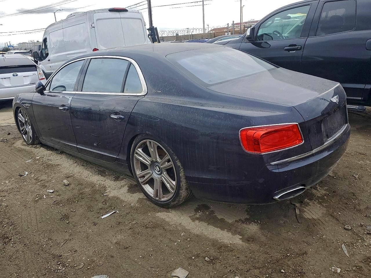 2014 Bentley Flying Spur - Фото 2