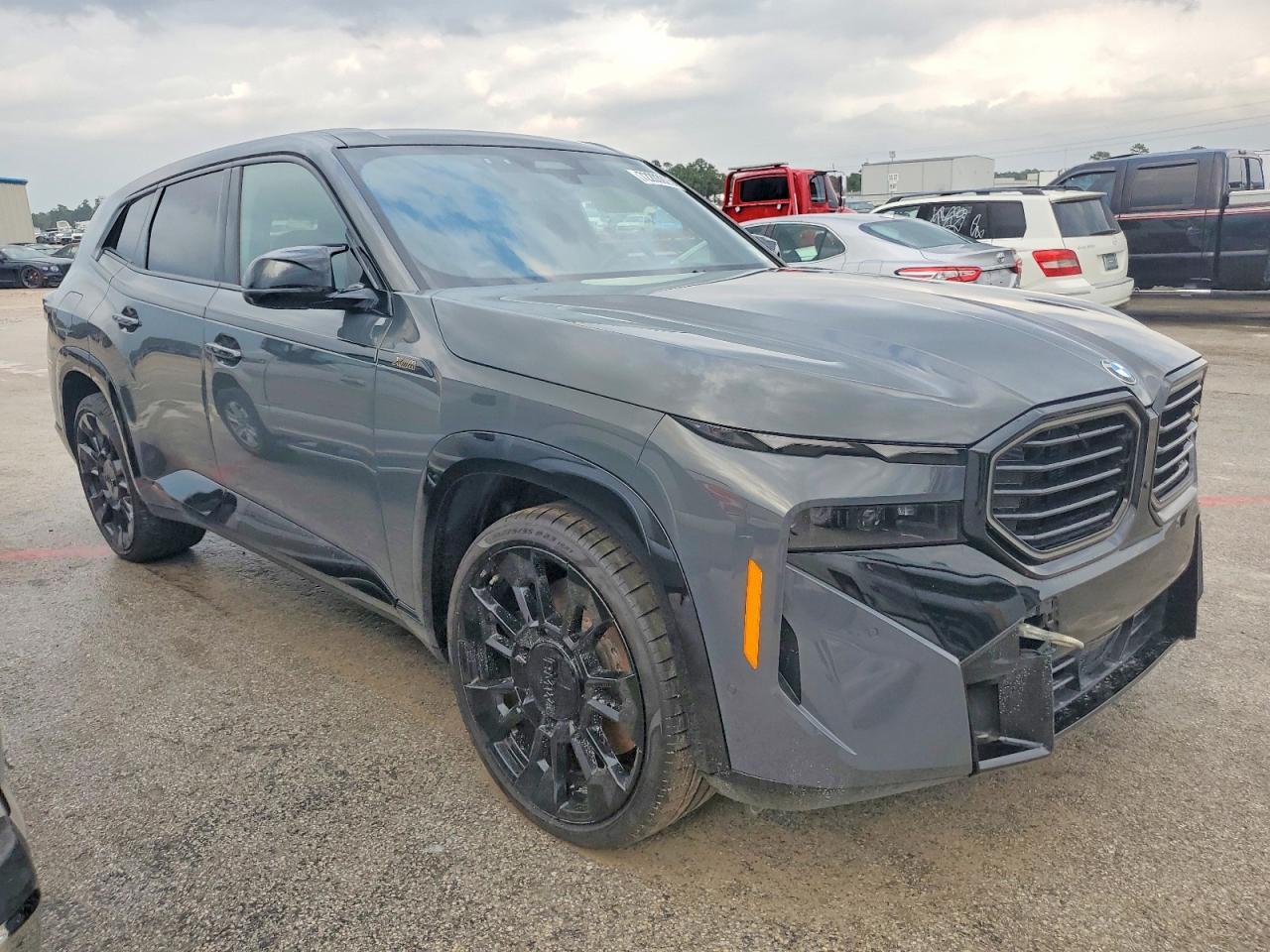 2025 BMW Xm - Image 4