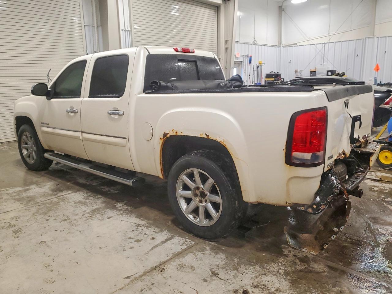 2011 GMC Sierra K1500 Denali - Фото 2