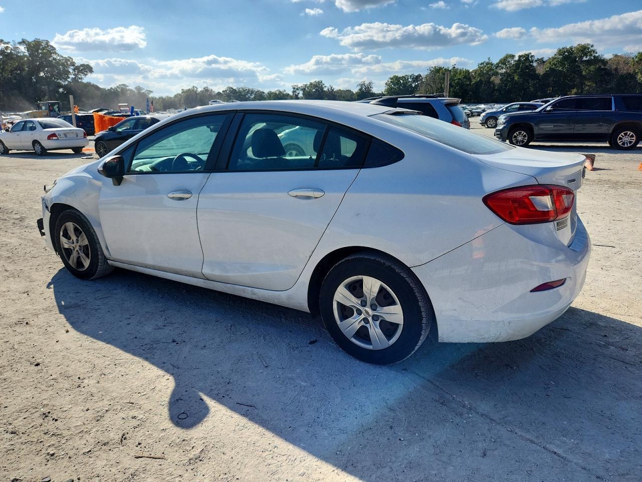 2018 Chevrolet Cruze Ls - Фото 2