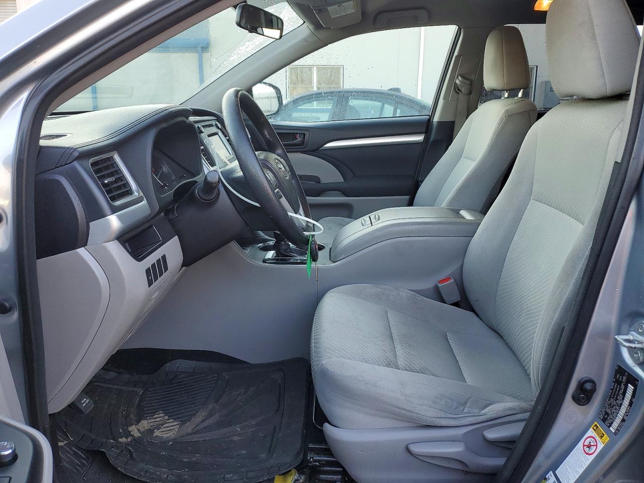 2015 Toyota Highlander Le - Фото 7