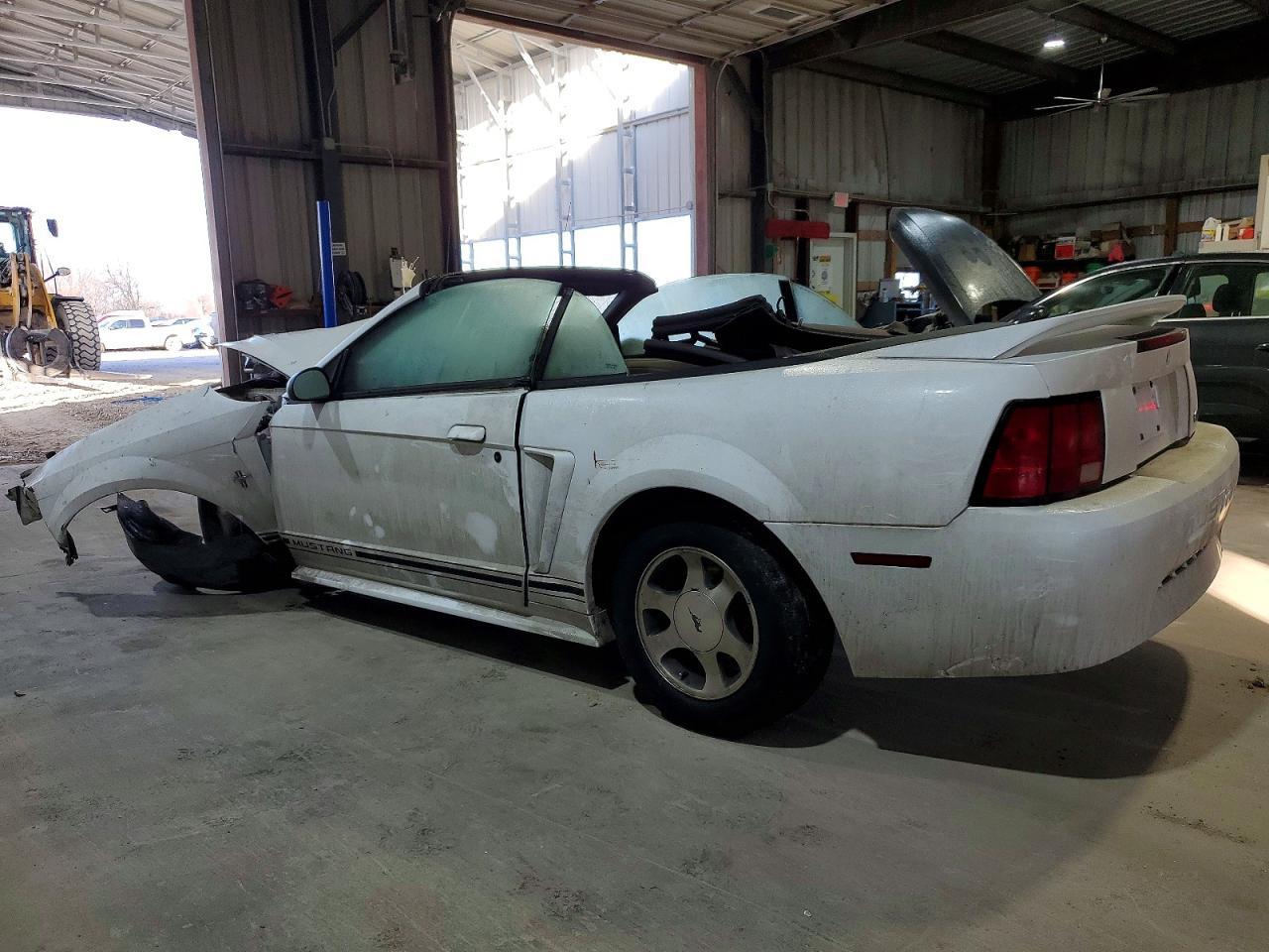 2000 Ford Mustang - Фото 2