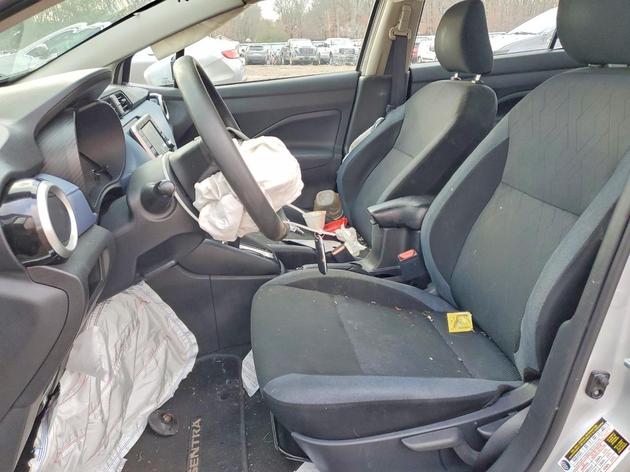 2023 Nissan Versa Sv - Image 7