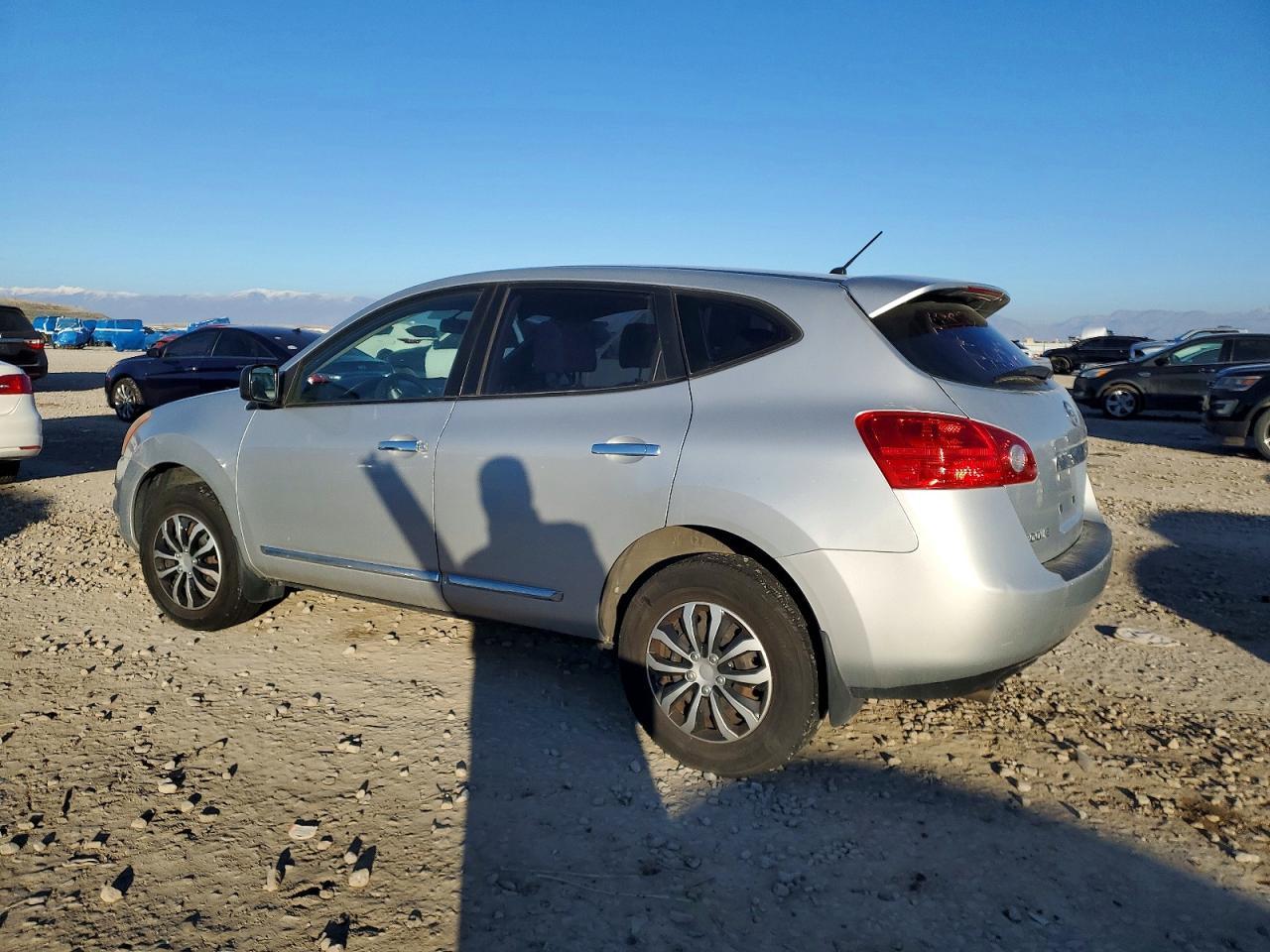 2013 Nissan Rogue S - Image 2