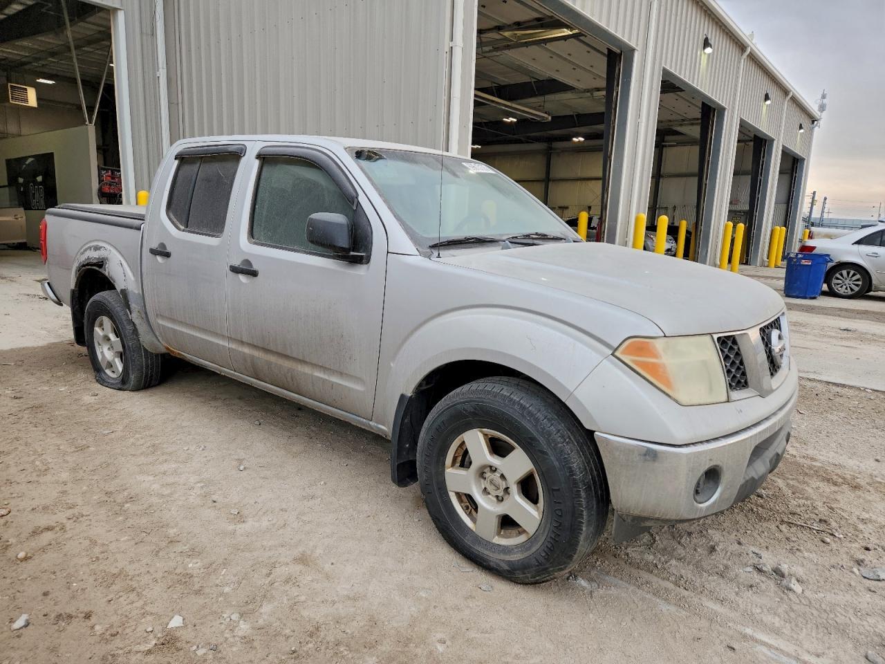 2006 Nissan Frontier Crew Cab Le - Image 4