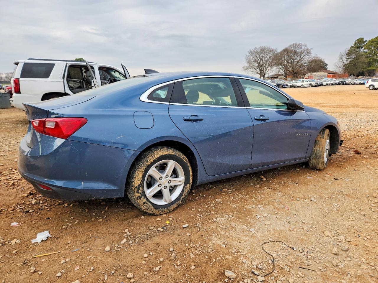 2024 Chevrolet Malibu Ls - Image 3