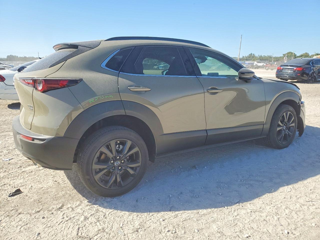 2025 Mazda Cx-30 Carbon Turbo - Image 3
