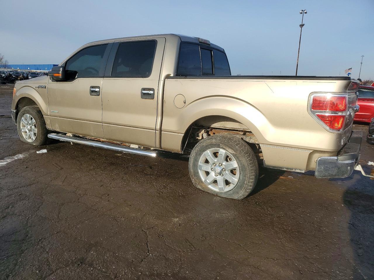 2013 Ford F150 Supercrew - Фото 2