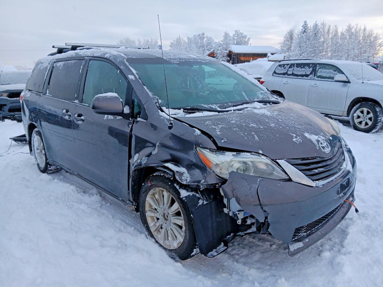 2011 Toyota Sienna Le - Фото 4
