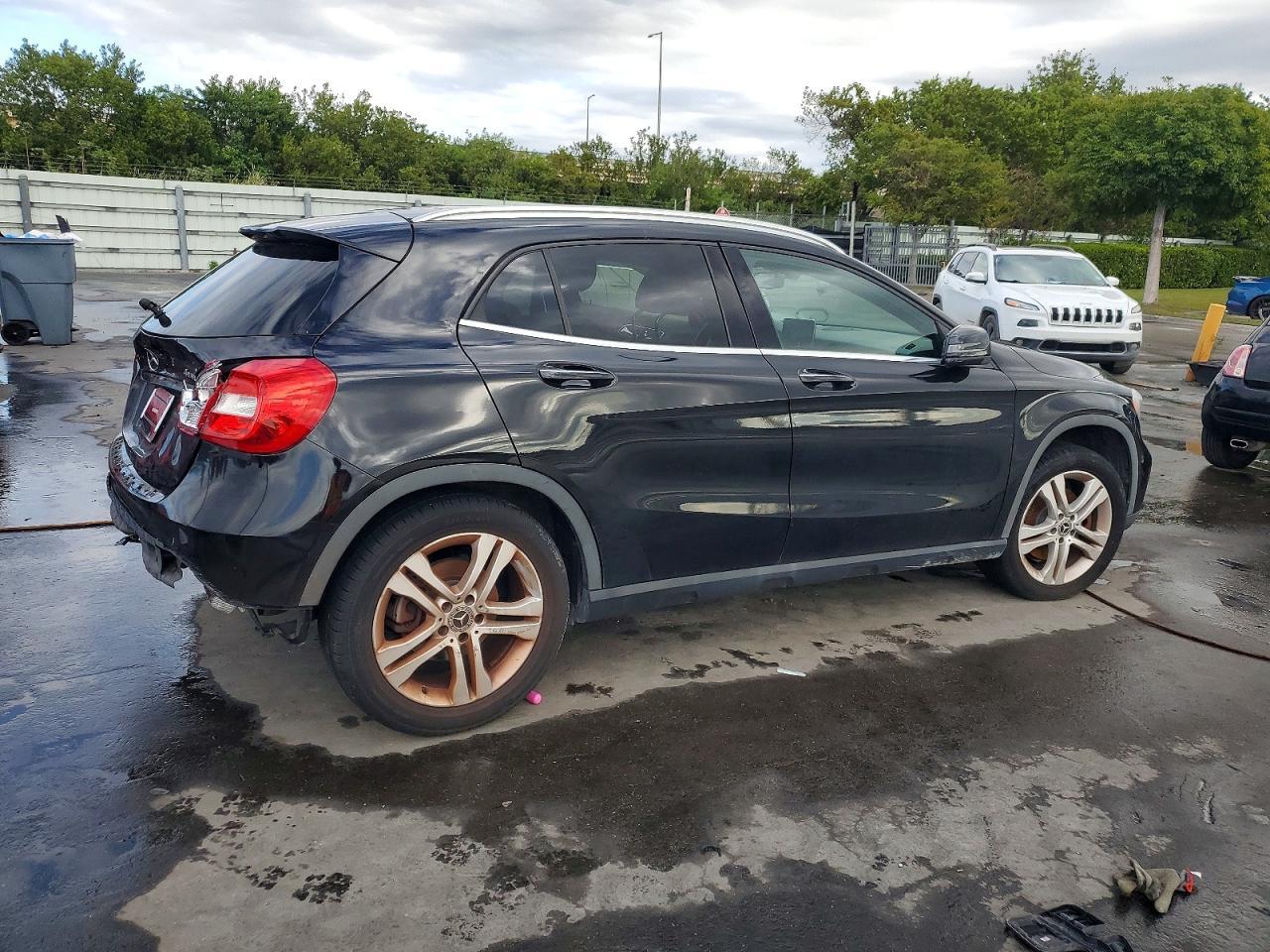2019 Mercedes-Benz Gla 250 4Matic - Image 3