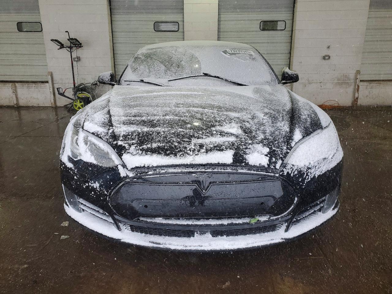 2015 Tesla Model S - Image 5