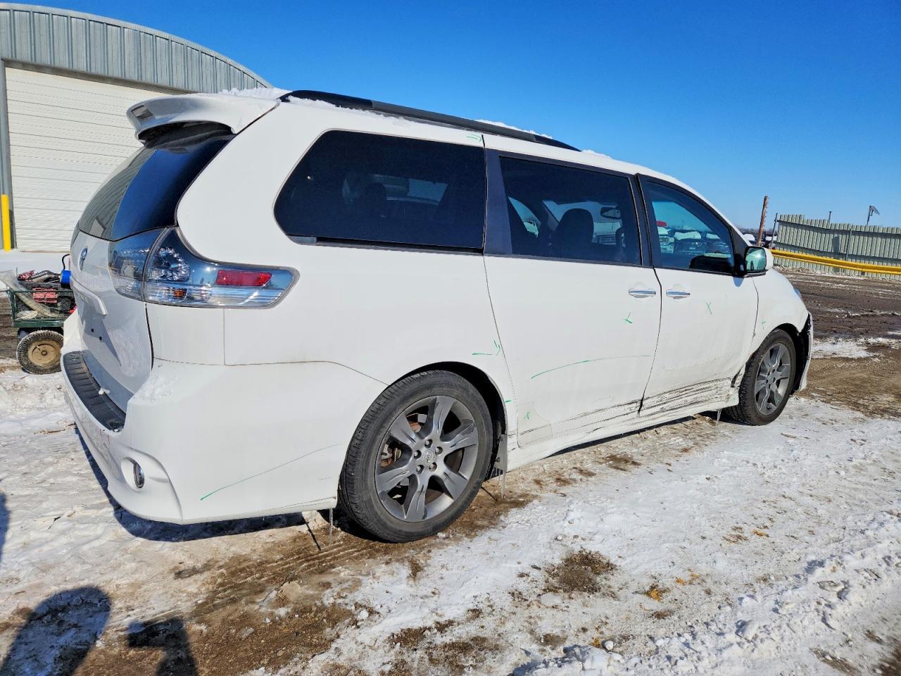 2015 Toyota Sienna Sport - Фото 3