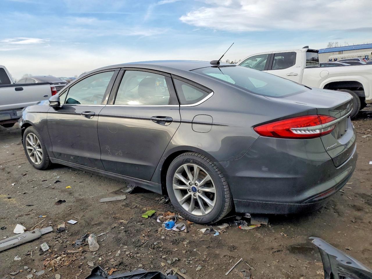 2017 Ford Fusion Se - Фото 2