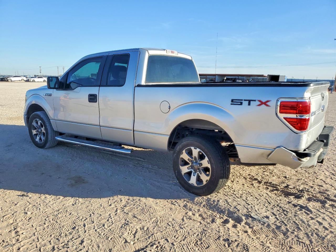 2013 Ford F150 Super Cab - Фото 2