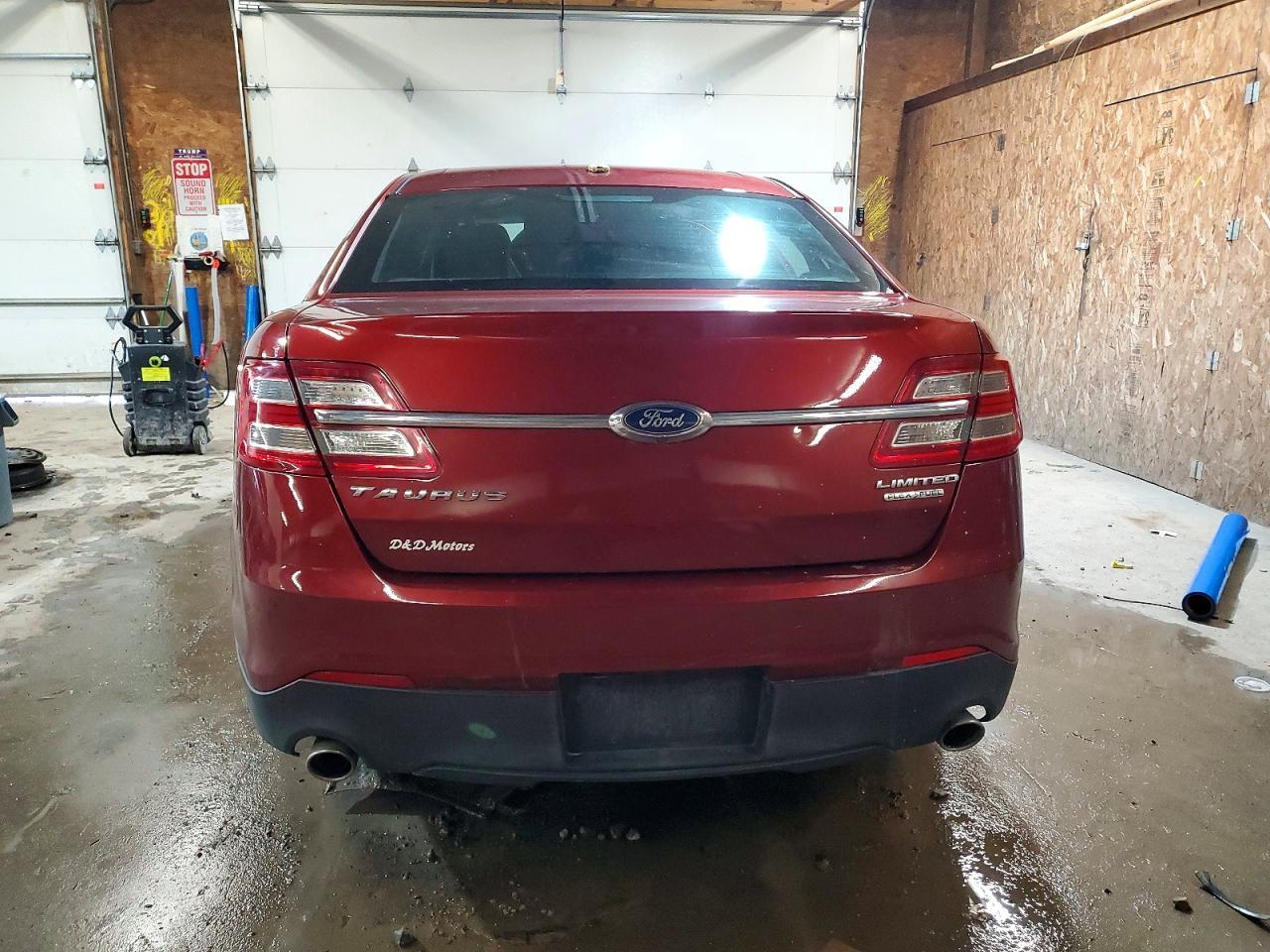 2014 Ford Taurus Limited - Image 6