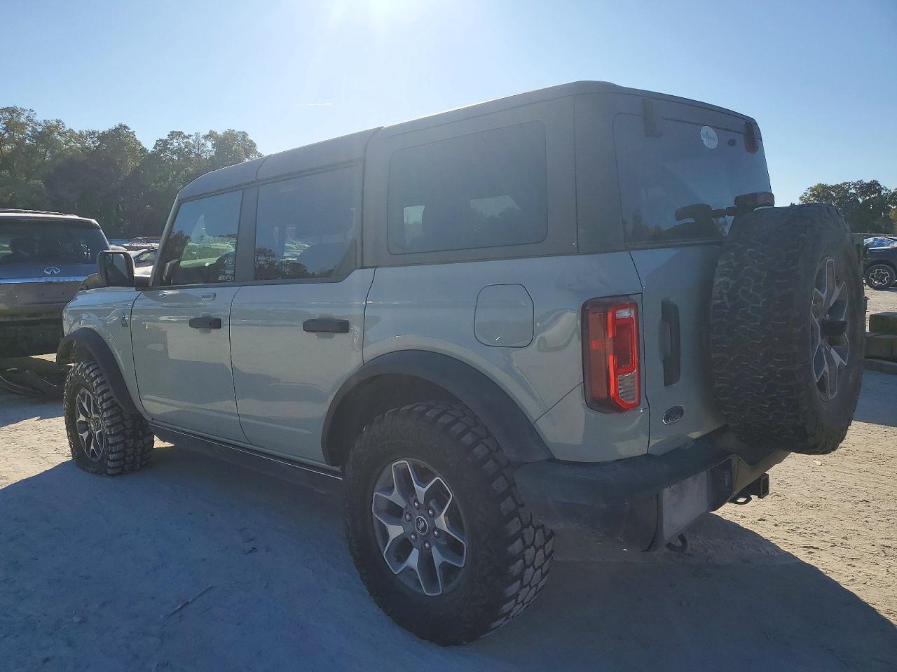 2023 Ford Bronco Base - Фото 2