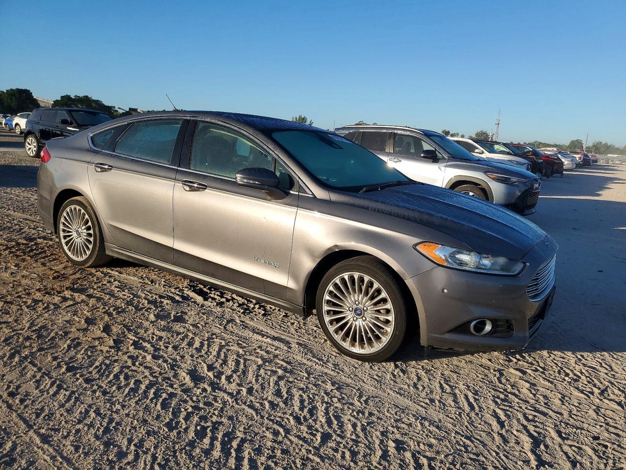 2014 Ford Fusion Titanium Hev - Фото 4