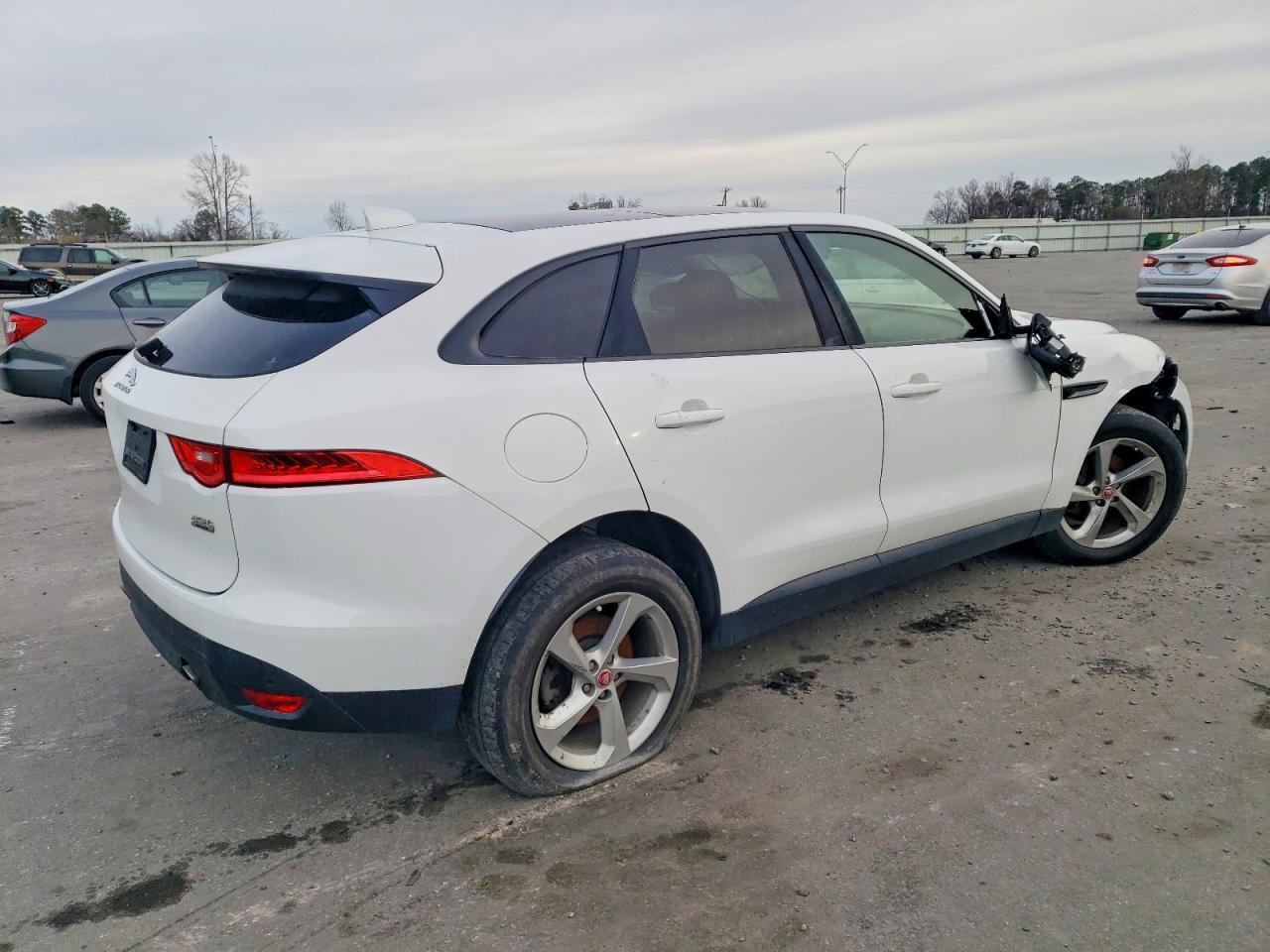 2019 Jaguar F-Pace Premium - Фото 3