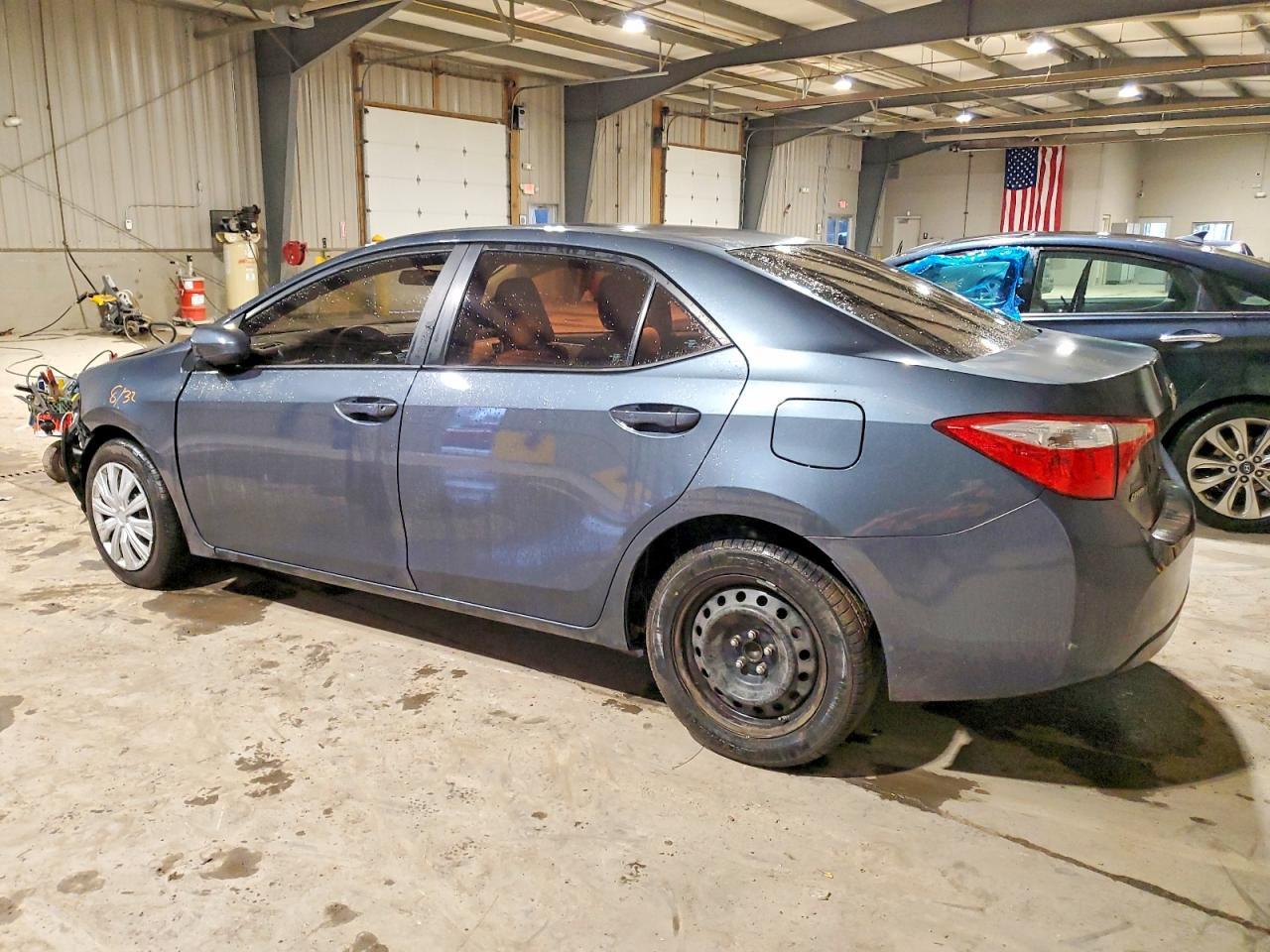 2016 Toyota Corolla L - Фото 2