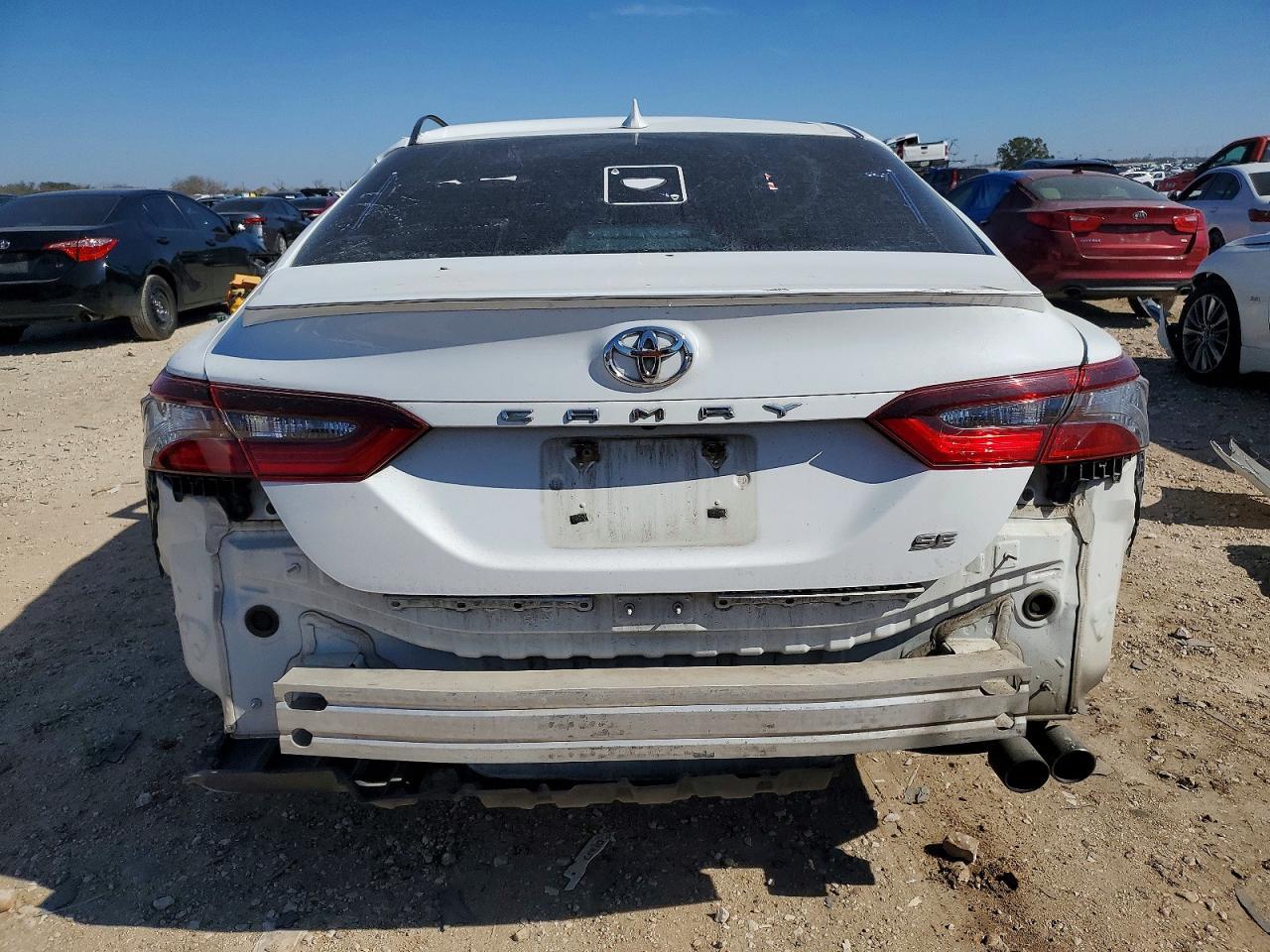 2021 Toyota Camry Se - Фото 6