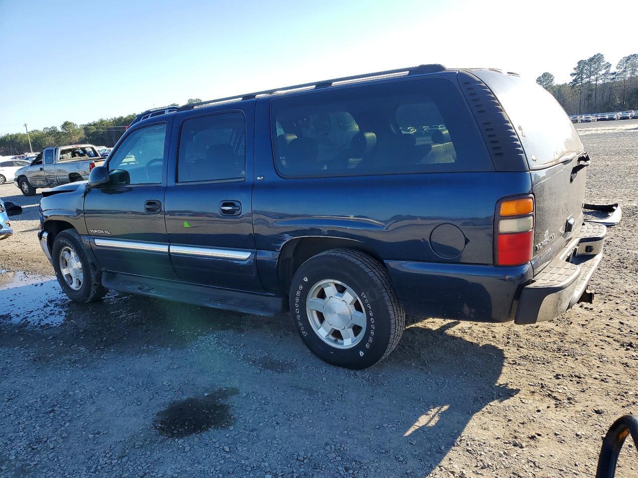 2004 GMC Yukon Xl K1500 - Image 2
