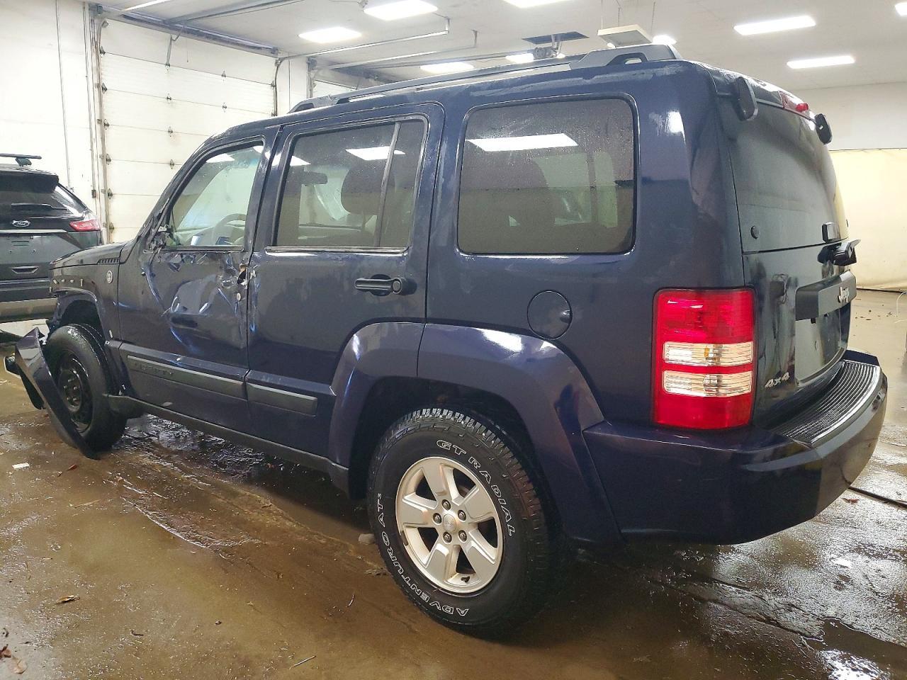 2012 Jeep Liberty Sport - Фото 2