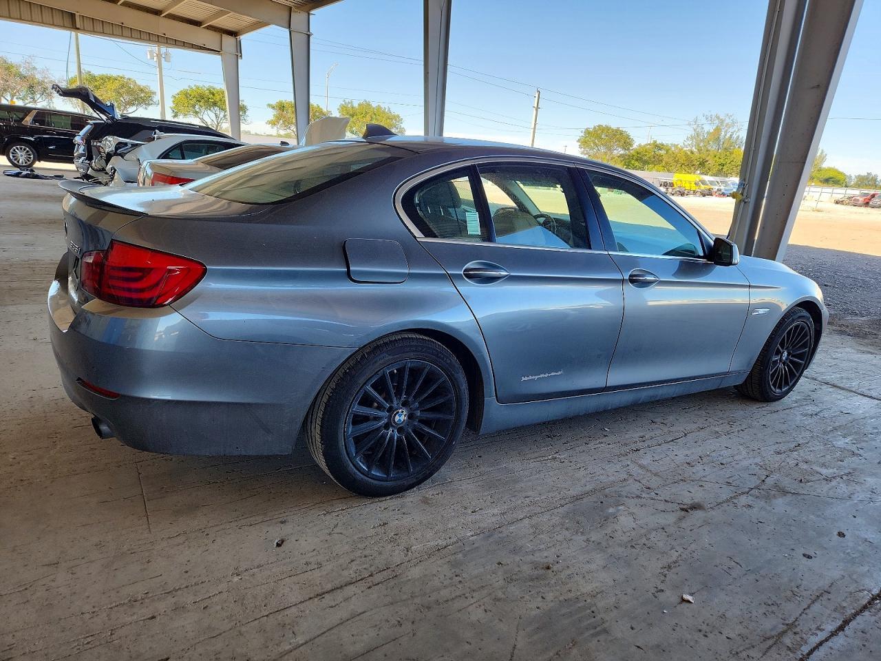 2011 BMW 535 I - Фото 3